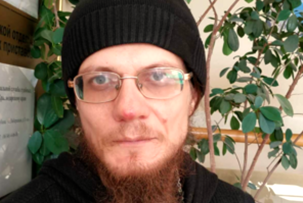 Священника в России избили, оштрафовали за «неуважение к обществу»