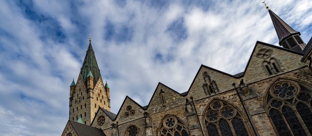 Суд оправдал архиепископство Падерборна в деле о травмированной лошади во время паломничества