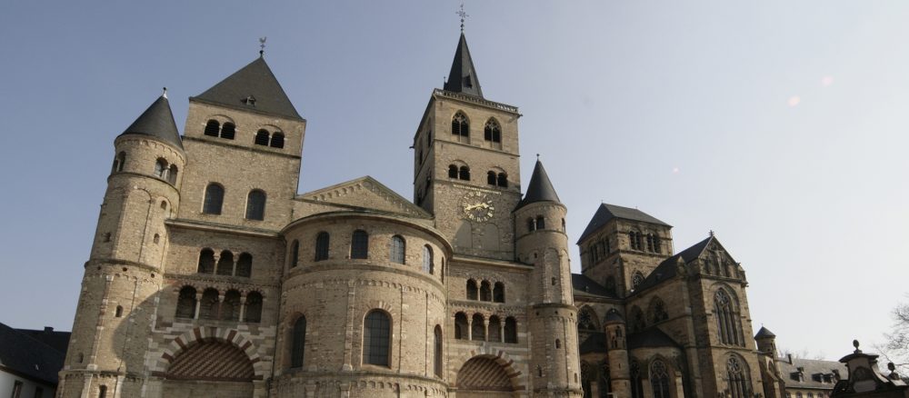 Комиссия по расследованию злоупотреблений в Трире требует поддержки для взрослых жертв