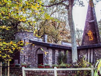 Столкновения у традиционалистской католической общины Риомон: марш в поддержку жертв закончился конфликтом