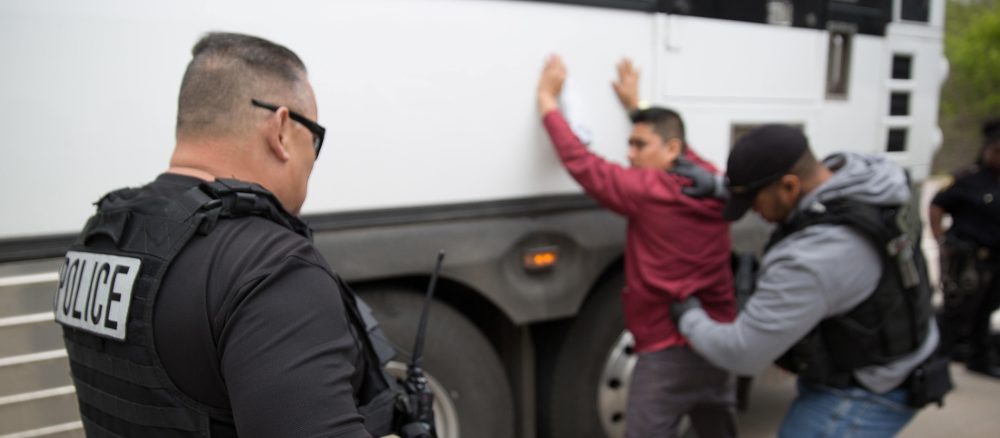 Еще один епископ отменил воскресную службу для прихожан из-за политики Трампа