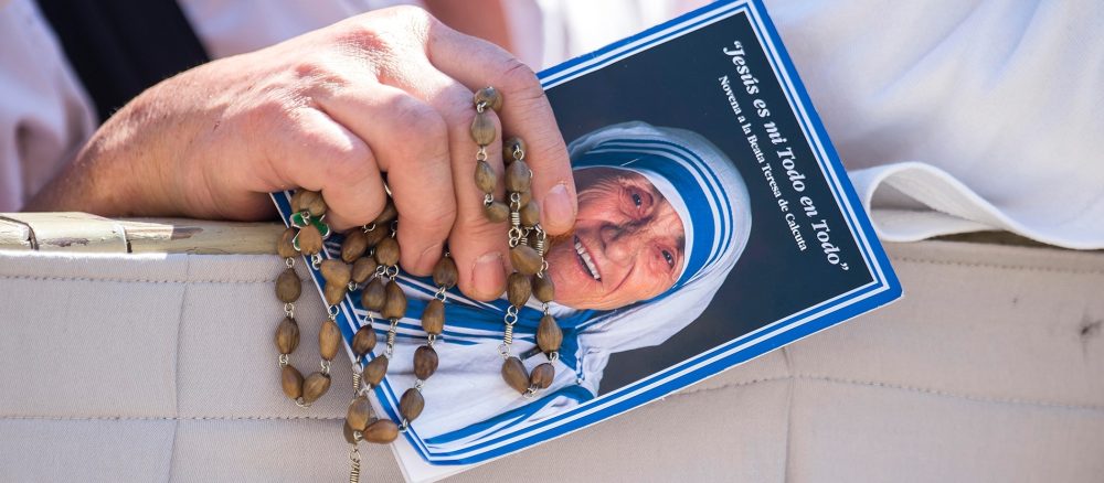 Новый фильм о матери Терезе: хоррор и экстатичный хэдбэнг