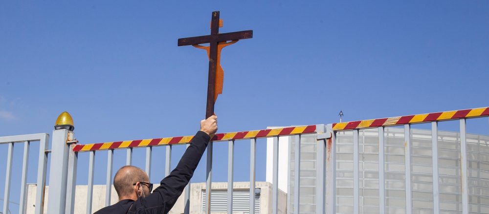 Эксперт: Религия стала политическим инструментом правых движений