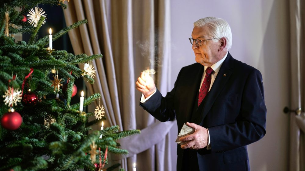 Штайнмайер: Рождество дарит силу надежды