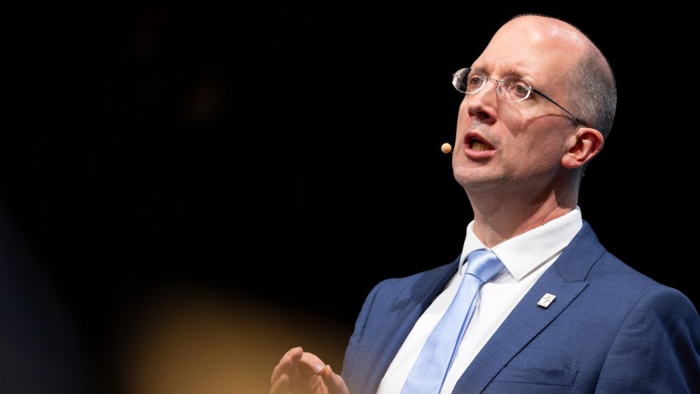 Представитель Евангелической церкви Германии раскритиковал ФИФА за вручение премии мира Трампу