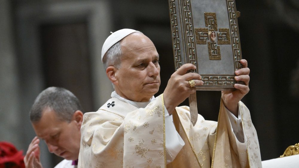 Сюрпризы Папы Льва XIV на Рождество: многоязычные поздравления и возвращение традиций