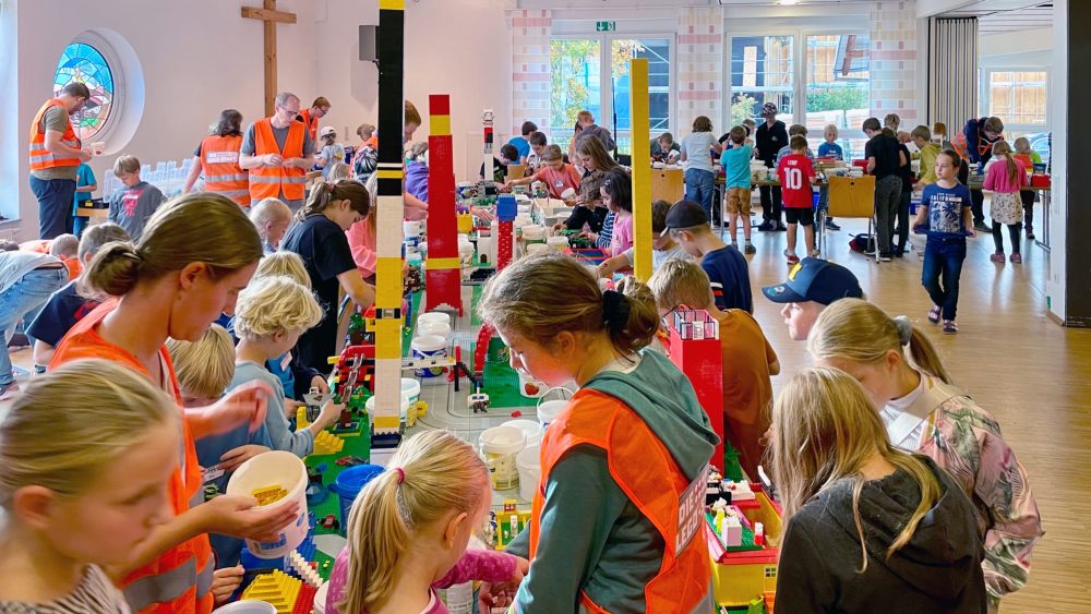 В немецких приходах строят города из Lego, чтобы рассказать детям о Боге