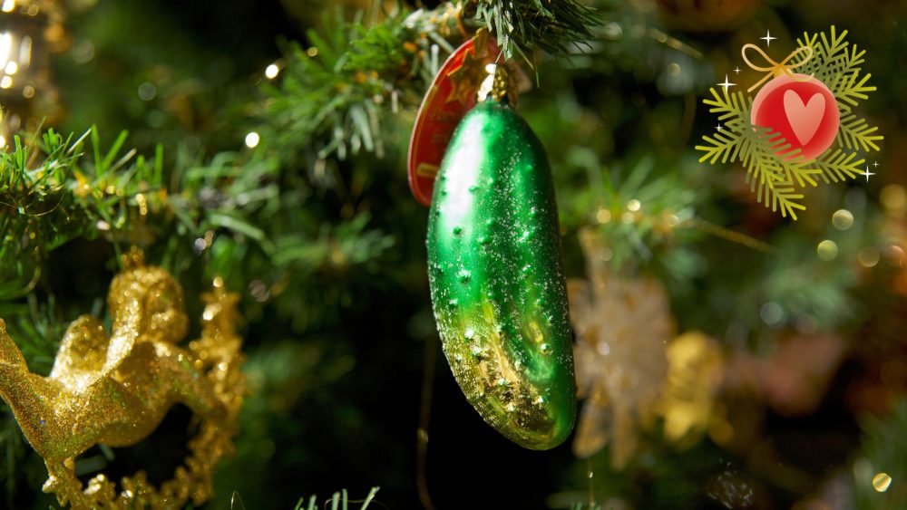 Загадка рождественского огурца: как немецкая традиция покорила Америку и возвращается домой