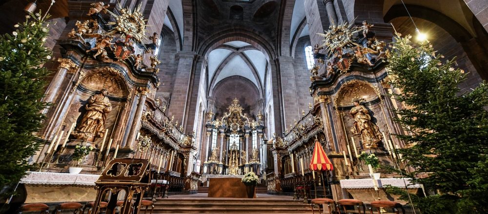 Праздничные богослужения Рождественской ночи покажут по телевидению