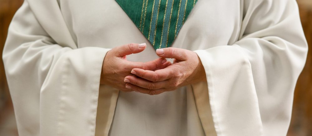 Советница Папы: Задержка с рукоположением женщин — это культурная проблема