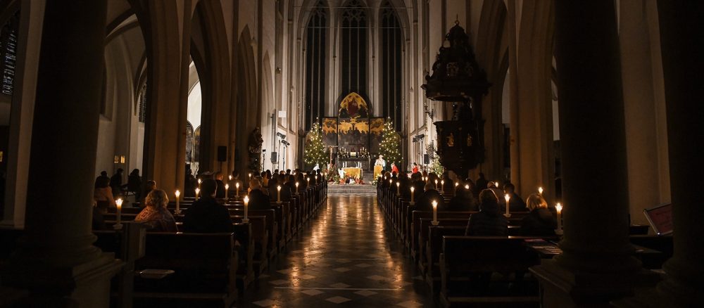 Посещения рождественских богослужений растут после спада пандемии