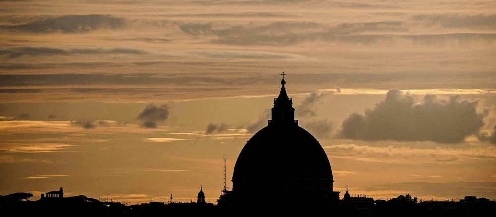 Ватикан оставляет женщин в режиме ожидания: комиссия по женскому диаконату не пришла к решению