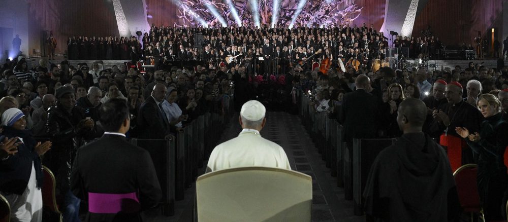 В Ватикане прошёл рождественский концерт с участием Папы Римского и Майкла Бубле