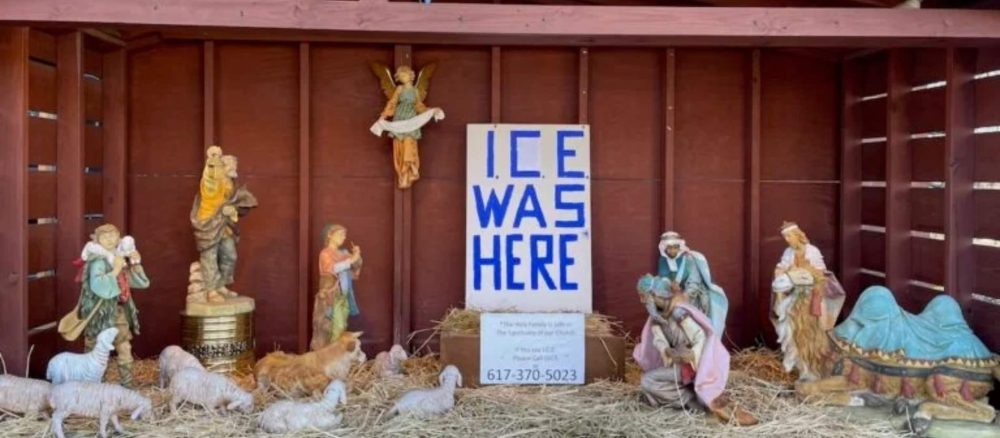 Вместо Святого семейства — пустая колыбель: в США рождественский вертеп стал протестом против иммиграционной политики