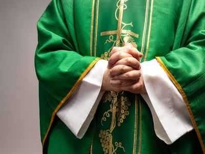 Парижских священников шесть лет обманывала пара мошенников: суд назначен на 2026 год