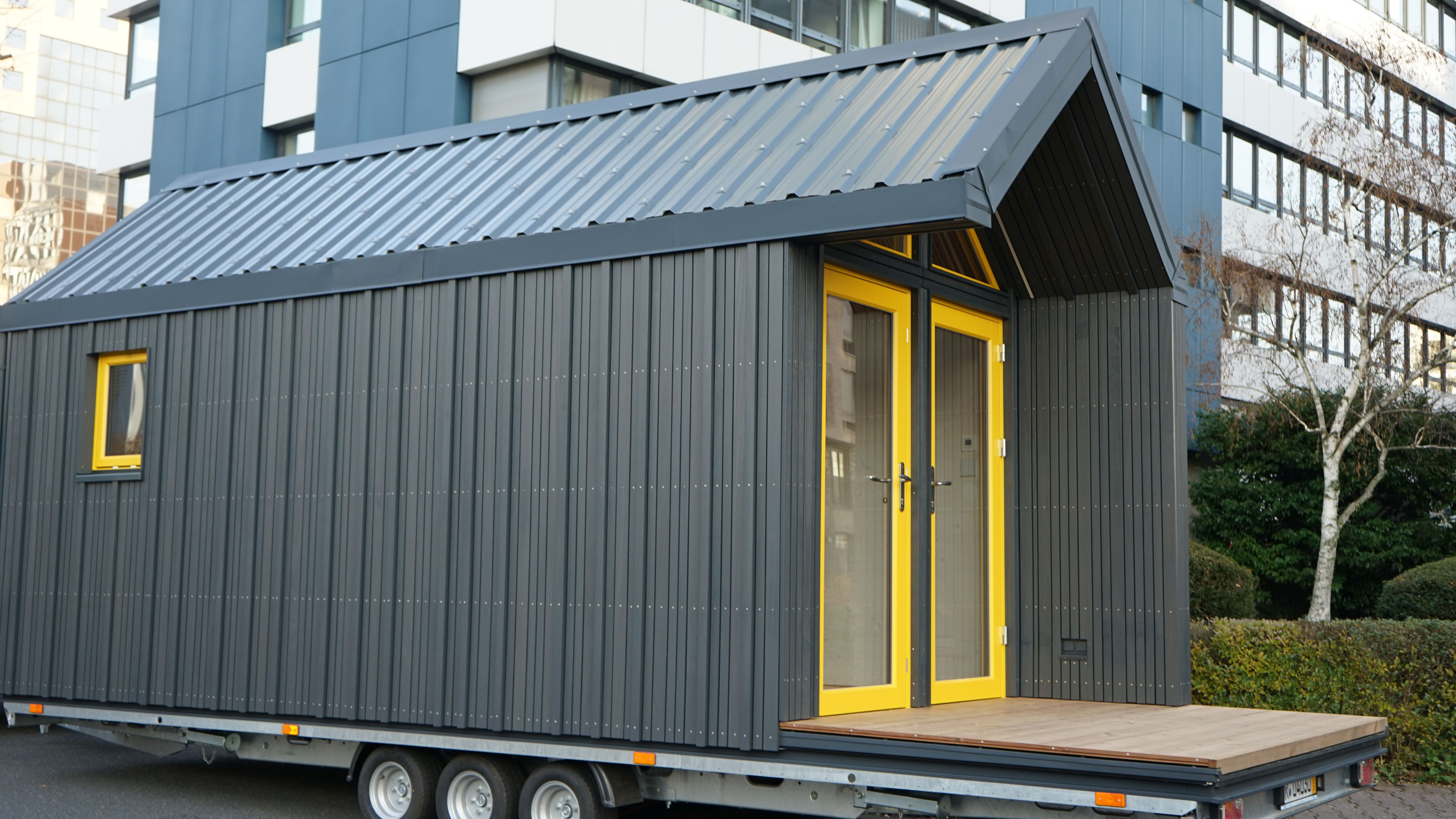 «Мини-церковь» прибыла во Франкфурт: мобильный духовный центр на 12 человек