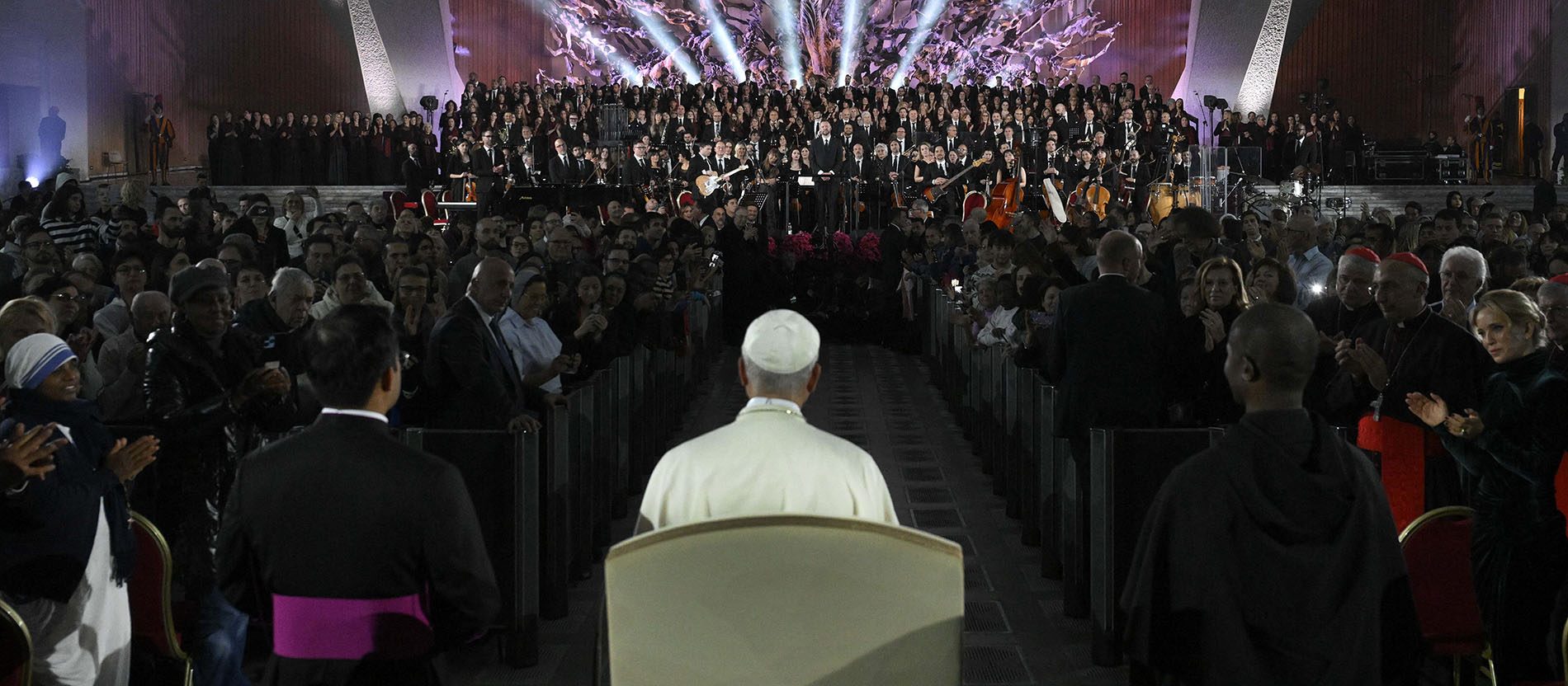 В Ватикане прошёл рождественский концерт с участием Папы Римского и Майкла Бубле