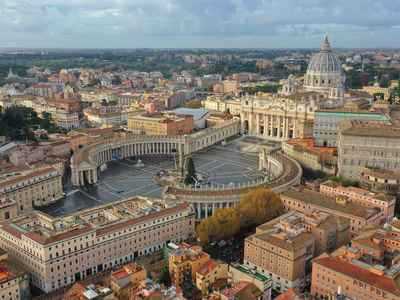 Ватиканская комиссия пока не разрешает рукоположение женщин в диаконы