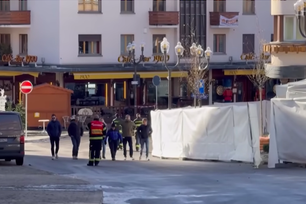 Швейцарские церкви объявили день молитвы по жертвам трагедии в Кран-Монтане