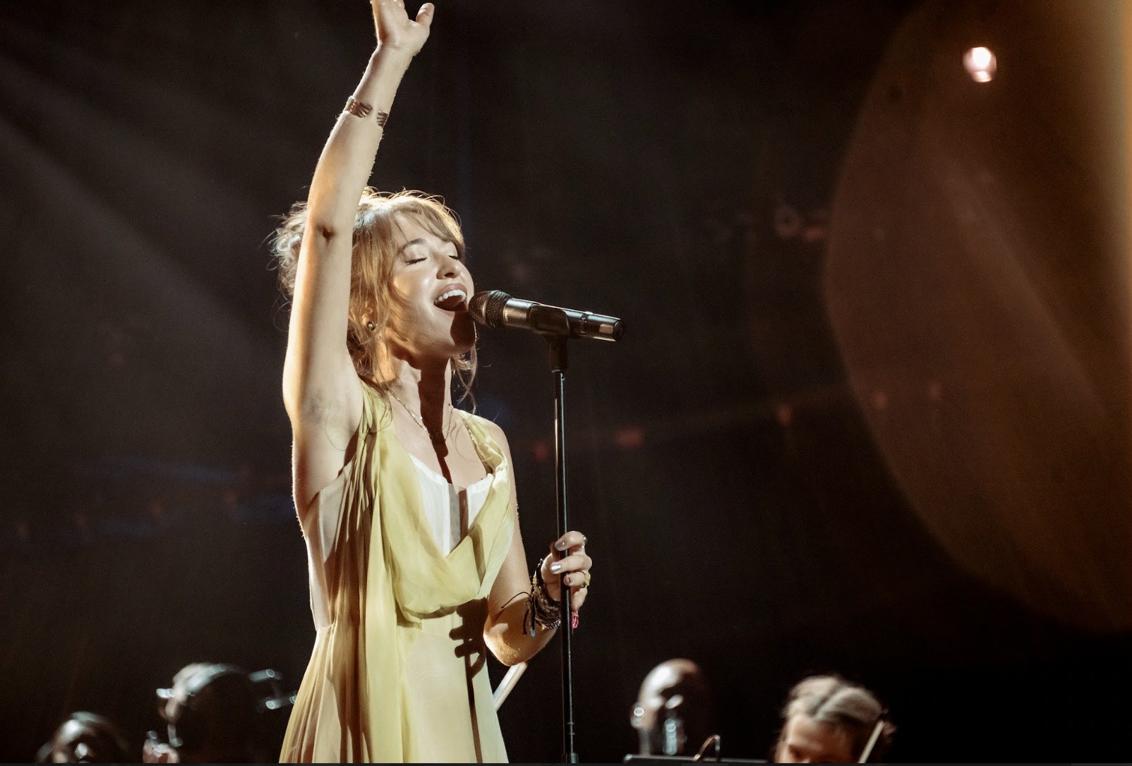 Лорен Дейгл: поколение Z — это «будущее» духовного пробуждения, и это потрясающе видеть