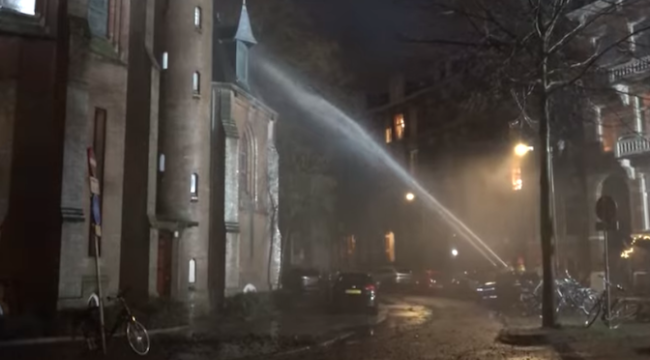В первый день нового года сильный пожар нанес серьезный ущерб исторической церкви в Амстердаме