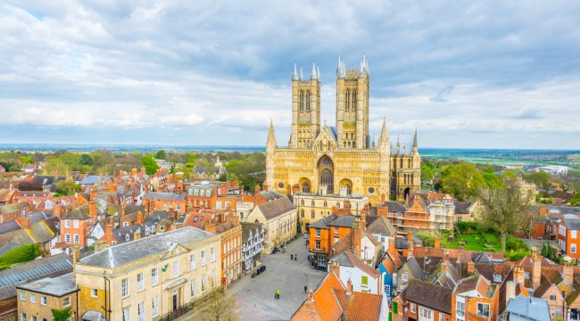 Линкольнский собор ищет древние тайны с помощью полного сканирования георадаром