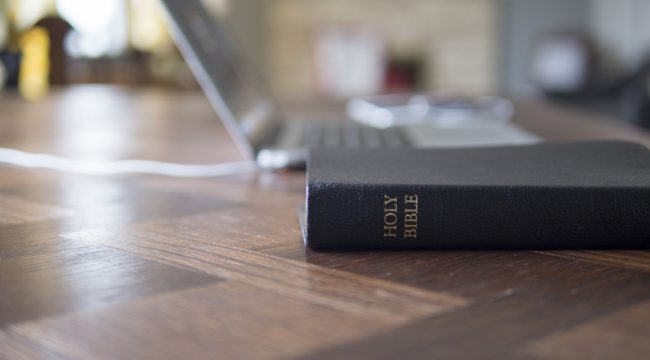 Цифровое любопытство к вере на подъеме: христиане лидируют в онлайн-активности