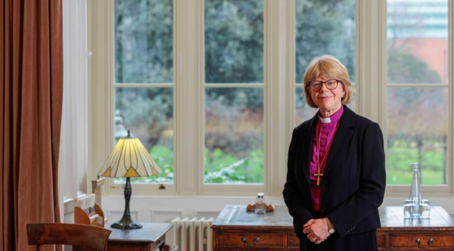 Сара Маллалли официально назначена архиепископом Кентерберийским