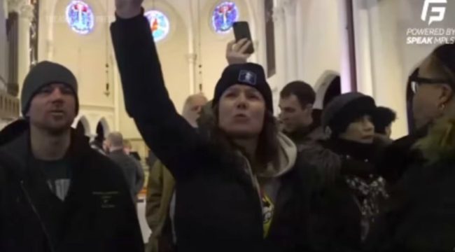 Протест против ICE сорвал службу в церкви Миннесоты: Минюст США начал расследование