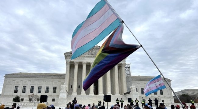 Мать подаёт в Верховный суд США дело против школы, тайно сменившей социальный пол её дочери