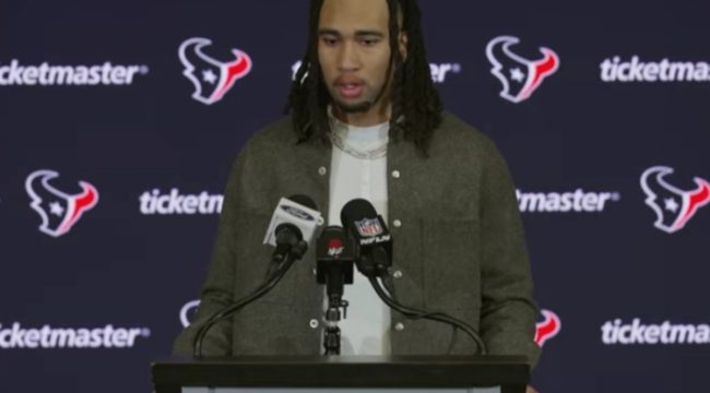 Си Джей Страуд о вере и победах: Бог благословляет «Техасцев» не за результат на поле