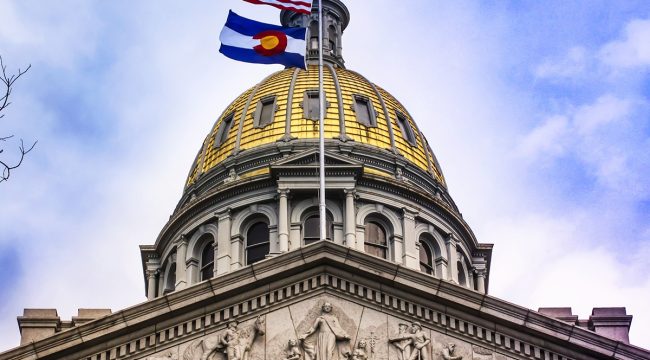Колорадо выплатит более $6 млн по иску против запрета на «отмену медикаментозного аборта»