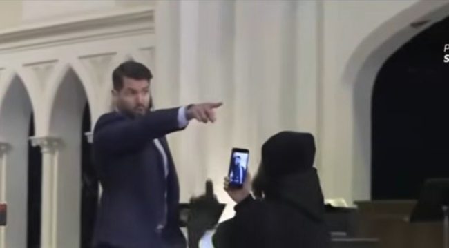 Миссионерский совет Южных баптистов пообещал защищать церкви после вторжения активистов