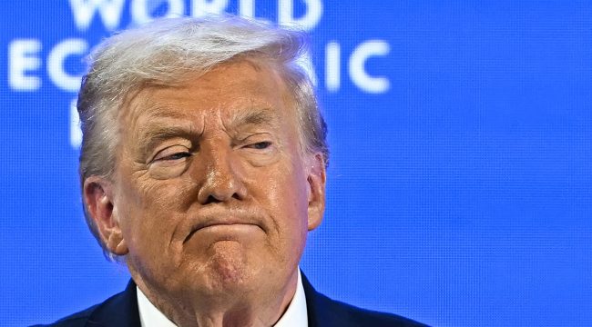 Трамп на ВЭФ: хвастается экономикой США, хочет купить Гренландию и критикует «неузнаваемую» Европу