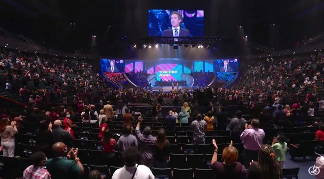 Сотрудник церкви Lakewood, погибший в авиакатастрофе в Мэне, был 'светом, озаряющим наши дни'