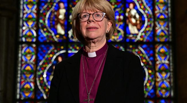 Священник Церкви Англии протестует во время выборов первой женщины-архиепископа Кентерберийского: 'Я возражаю!'