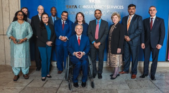 Губернатор Техаса Грег Эбботт приостанавливает прием заявок на визы H-1B во всех государственных учреждениях