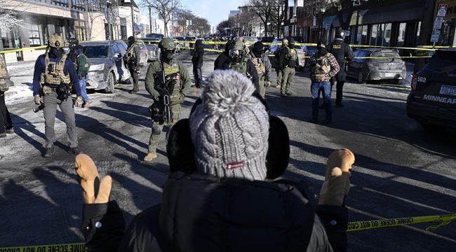 Лидеры религиозных общин призывают христиан избегать партийности на фоне беспорядков в Миннесоте и требуют приостановить действия ICE