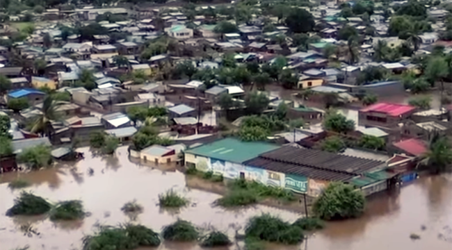 Наводнения унесли более 200 жизней в Южной Африке, церкви стали убежищами для пострадавших