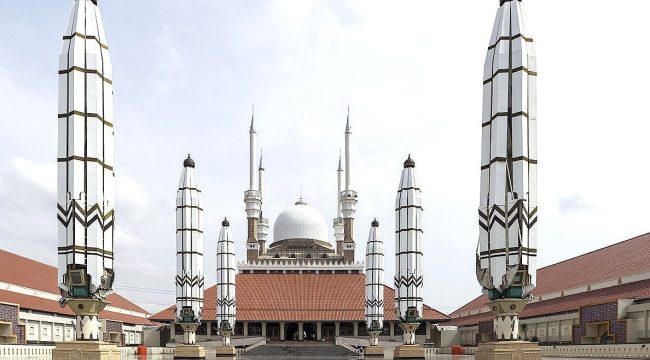 Христианская организация в Индонезии оспаривает отмену разрешений на строительство