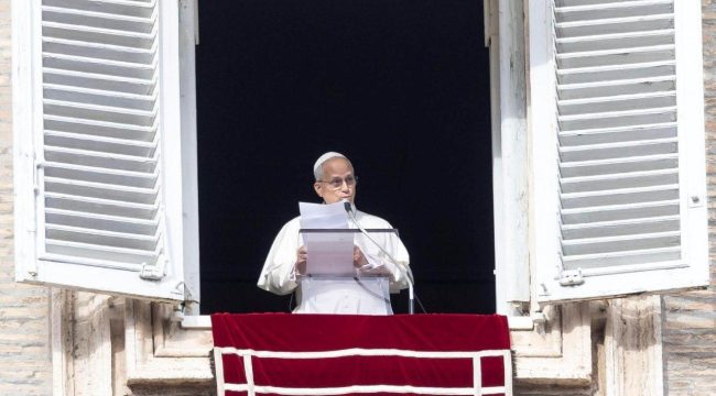 Папа Лев XIV о Крещении: «Бог не взирает на мир издалека, Он входит в нашу реальность»