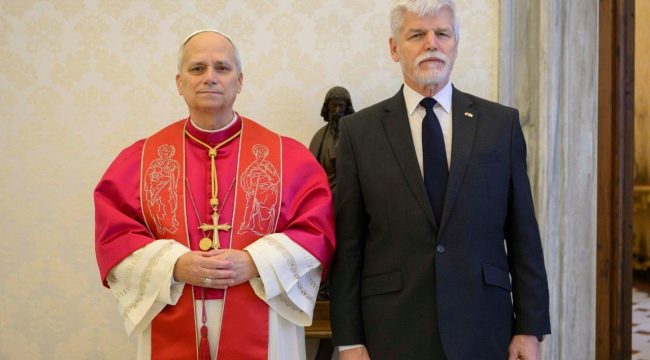 Папа Лев XIV обсудил пути к миру с президентом Чехии Петром Павелом в Ватикане