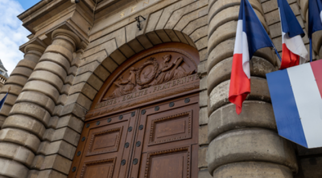 Сенаторы Франции отвергли законопроект о помощи в умирании