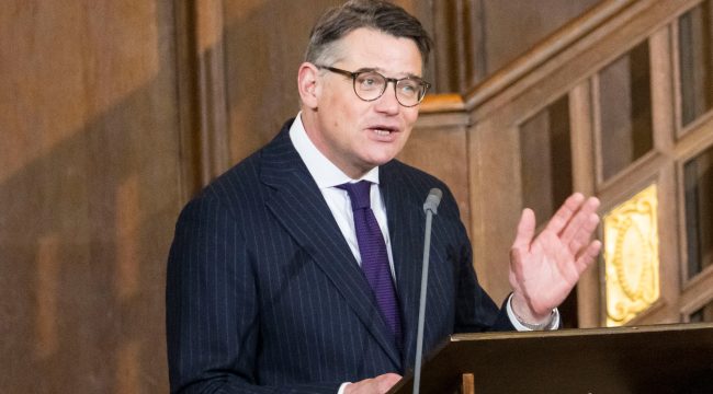 Премьер-министр Гессена призывает немцев привыкать работать больше