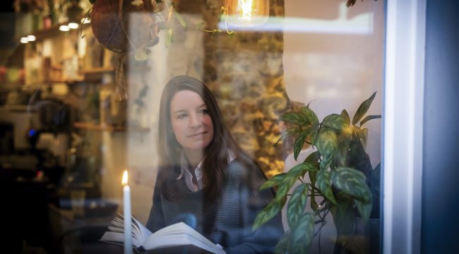 «Показное чтение»: Книга как статусный аксессуар в эпоху цифрового шума