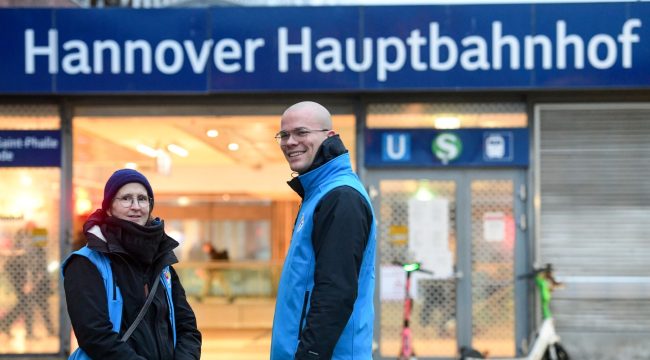 «Бегущие по вокзалу»: как волонтёры в Ганновере помогают людям в беде