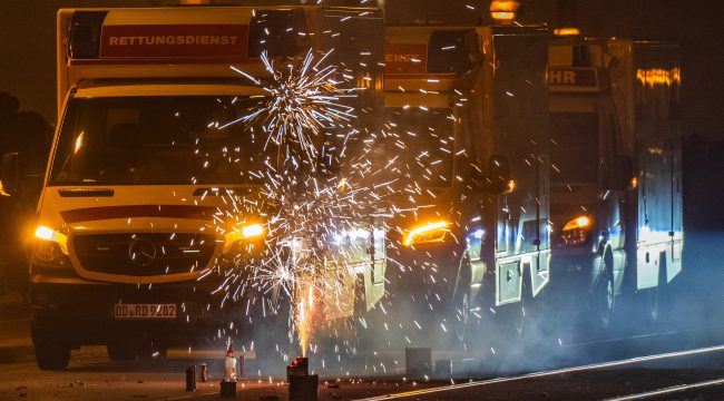 Нападения на спасателей: кто угрожает медикам?