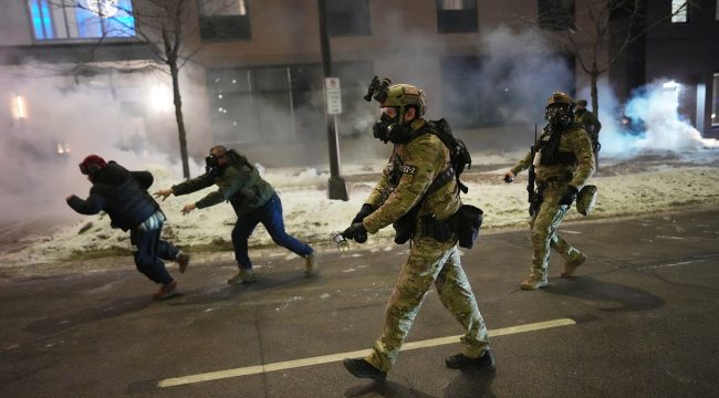 Епископиня о действиях ICE: Параллели с нацистами