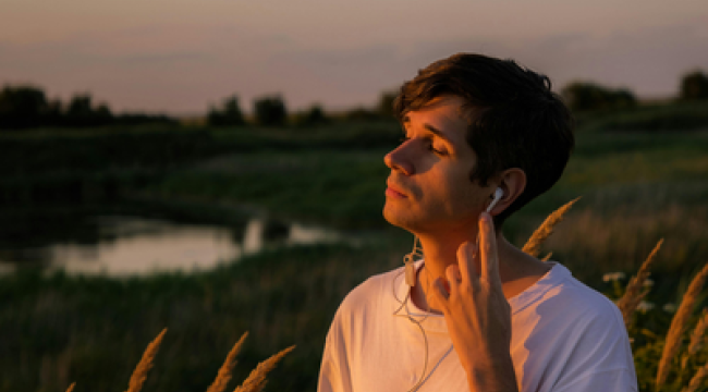 «Я открываю твои уши, чтобы ты услышал Меня»: Как научиться различать голос Бога в повседневной жизни