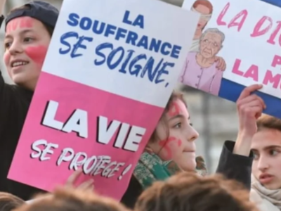Около 10 000 человек вышли на «Марш за жизнь» в Париже накануне голосования по законам о конце жизни